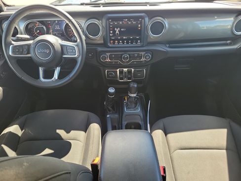 Used 2023 Jeep Wrangler Unlimited Sahara AWD/4WD image 8