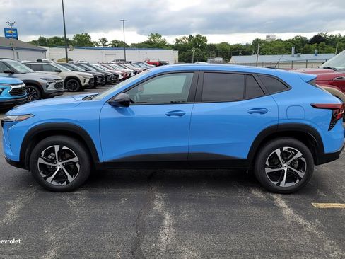 Used 2024 Chevrolet Trax RS w/ Driver Confidence Package FWD image 3