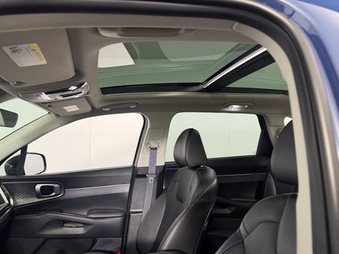 Used 2024 Kia Sorento EX w/ Panoramic Sunroof Package FWD image 22