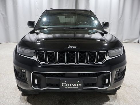 Used 2022 Jeep Grand Cherokee Overland w/ Luxury Tech Group IV image 9