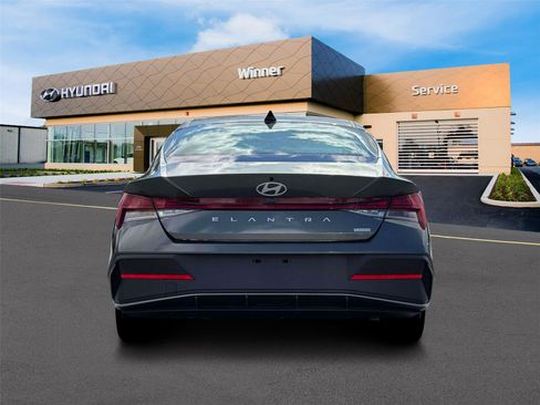 New 2026 Hyundai Elantra Hybrid FWD image 6