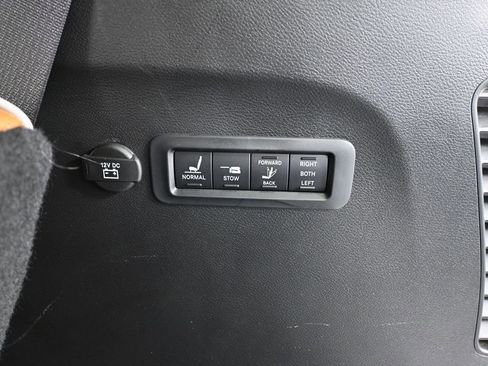 Used 2022 Chrysler Pacifica Pinnacle FWD image 45