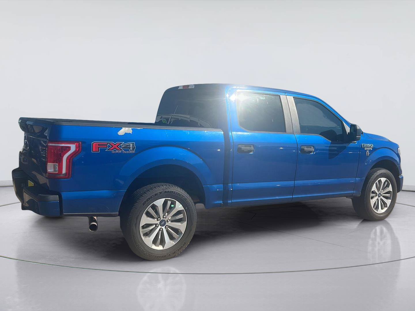 Used 2017 Ford F150 XL w/ Equipment Group 101A Mid AWD/4WD image 4
