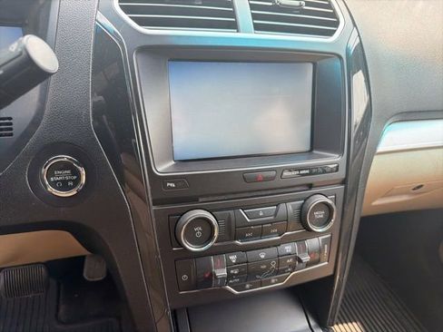 Used 2016 Ford Explorer XLT w/ Equipment Group 202A AWD/4WD image 6