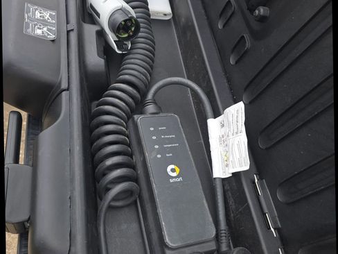 Used 2018 smart fortwo electric drive image 22