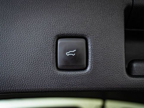 Used 2024 Ford Escape SE w/ Class II Trailer Tow Package FWD image 20