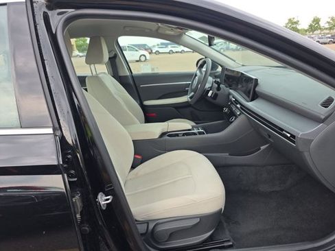 Used 2025 Hyundai Sonata SEL FWD image 11