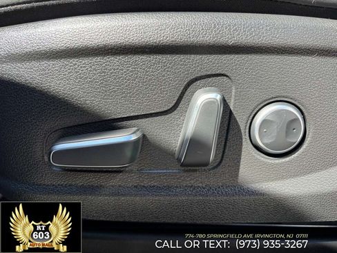 Used 2025 Hyundai Palisade SEL FWD image 24