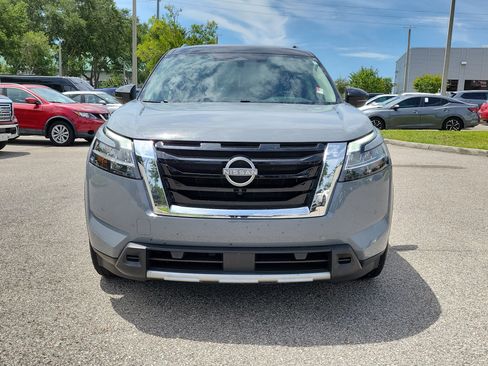 Certified 2024 Nissan Pathfinder SL FWD image 2
