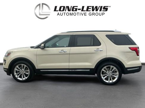 Certified 2018 Ford Explorer Limited FWD image 2