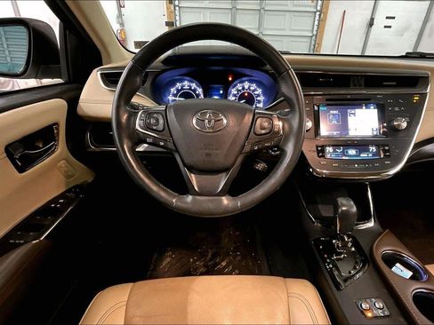 Used 2016 Toyota Avalon Limited image 6