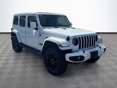 Used 2022 Jeep Wrangler Unlimited Sahara AWD/4WD image 4