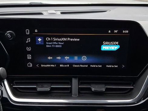 Used 2025 Chevrolet Trax RS w/ Driver Confidence Package image 16