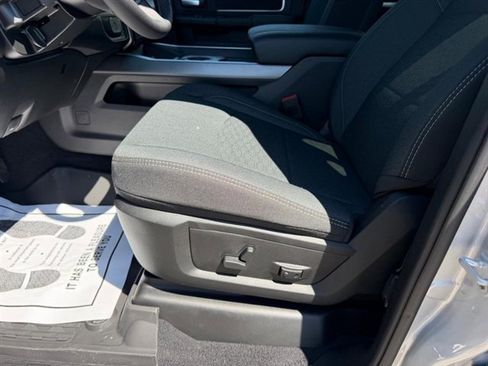 New 2026 RAM 2500 Big Horn AWD/4WD image 18