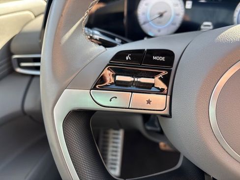 Used 2025 Hyundai Elantra SEL image 8