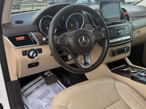 Used 2017 Mercedes-Benz GLS 550 4MATIC image 32