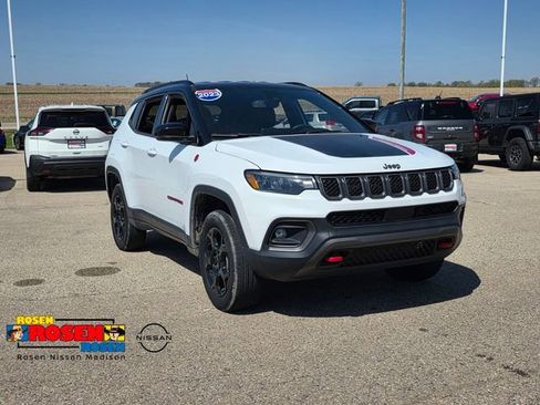 Used 2023 Jeep Compass Trailhawk AWD/4WD image 1