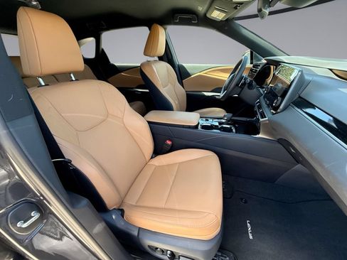 Used 2025 Lexus RX 350 FWD w/ Technology Package image 16