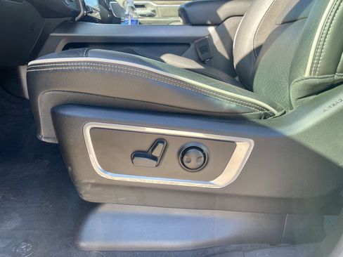 Used 2025 RAM 1500 Laramie AWD/4WD image 13