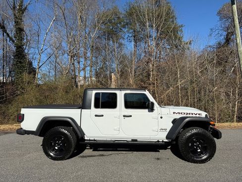 Used 2021 Jeep Gladiator Mojave w/ Cold Weather Group image 5