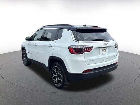 Used 2025 Jeep Compass Limited image 12