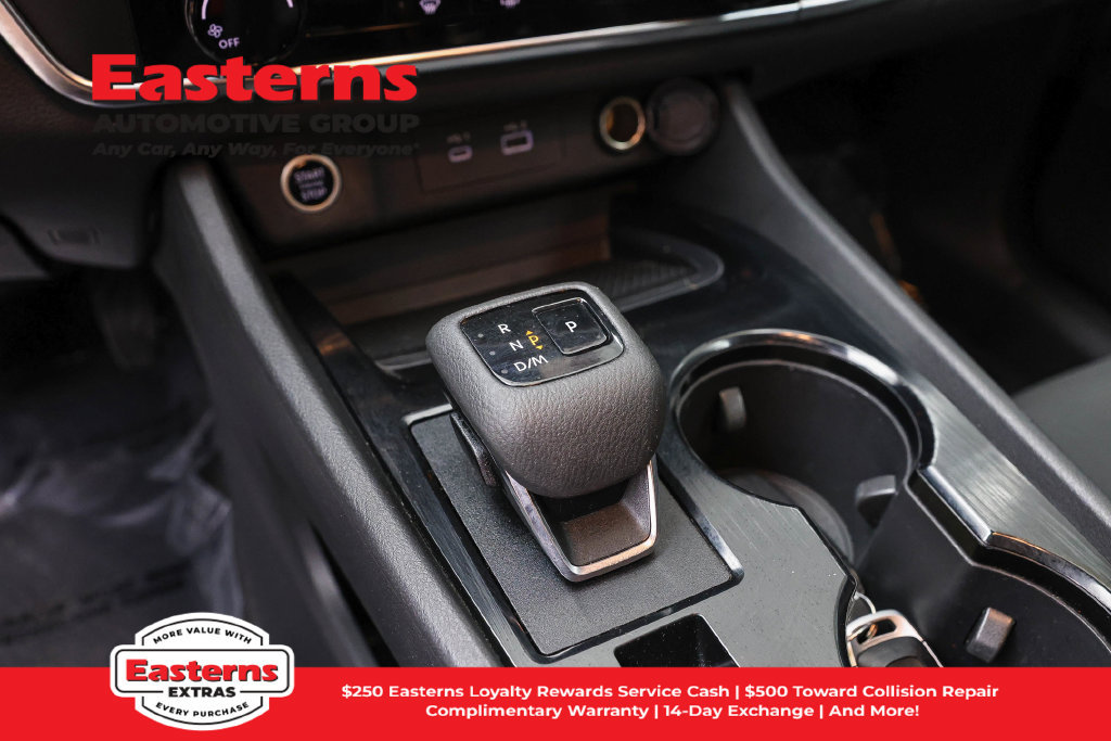 Used 2023 Nissan Rogue S AWD/4WD image 14