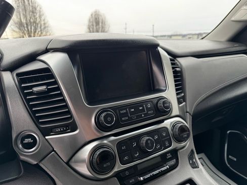 Used 2016 Chevrolet Suburban LT w/ Luxury Package image 22