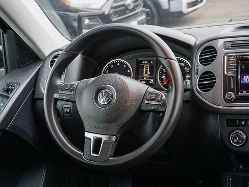 Used 2017 Volkswagen Tiguan S FWD image 17