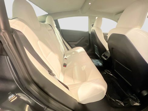 Used 2023 Tesla Model 3 Standard Range image 21