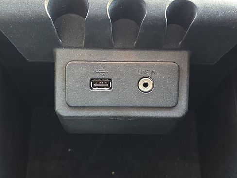 Used 2014 Lincoln Navigator Base image 26