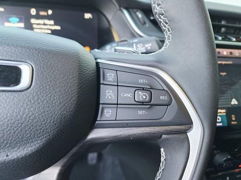 Used 2024 Jeep Grand Cherokee Limited w/ Black Appearance Package image 17