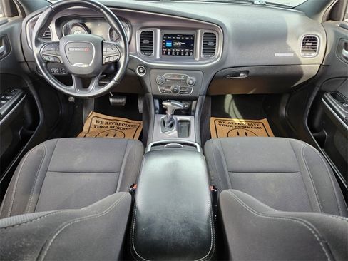Used 2019 Dodge Charger SXT image 11