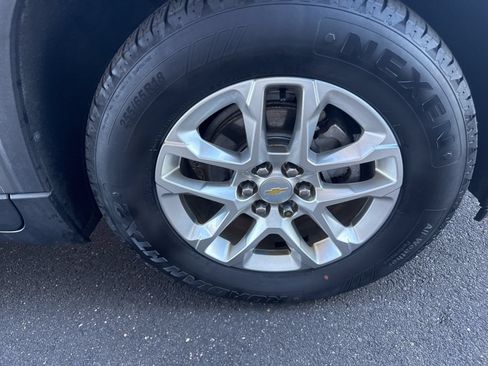 Used 2019 Chevrolet Traverse LT w/ LPO, Floor Liner Package AWD/4WD image 12