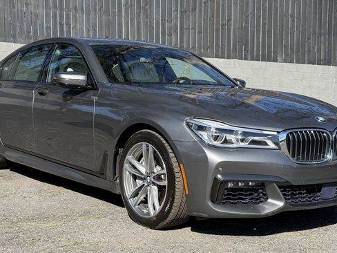 Used 2018 BMW 750i xDrive 750i xDrive image 3