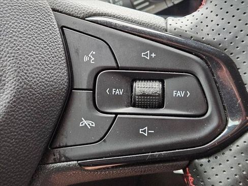 Used 2024 Chevrolet Trax RS FWD image 18