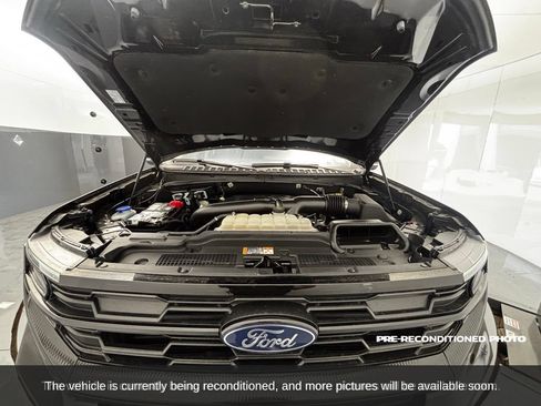 Used 2025 Ford Expedition Max Active AWD/4WD image 16