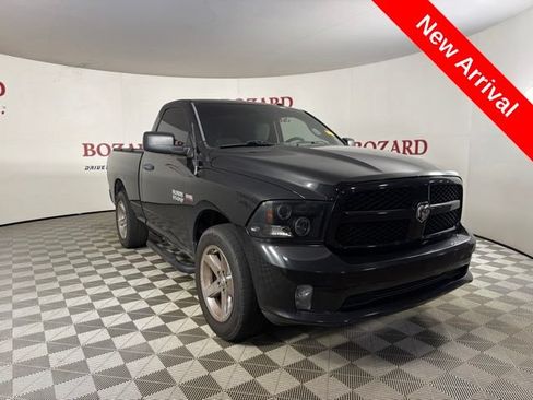 Used 2017 RAM 1500 Express RWD image 1