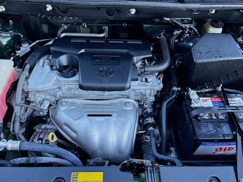 Used 2013 Toyota RAV4 Limited image 29