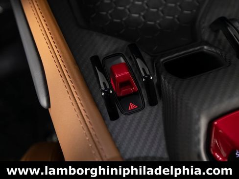 Used 2024 Lamborghini Revuelto AWD/4WD image 29