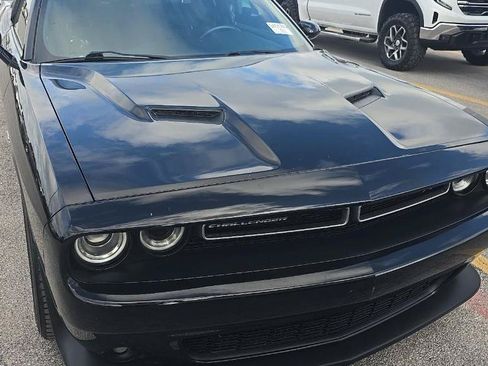 Used 2018 Dodge Challenger R/T Scat Pack w/ Driver Convenience Group RWD image 2
