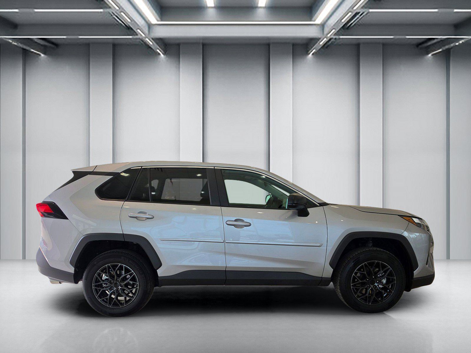 Used 2025 Toyota RAV4 LE AWD/4WD image 4