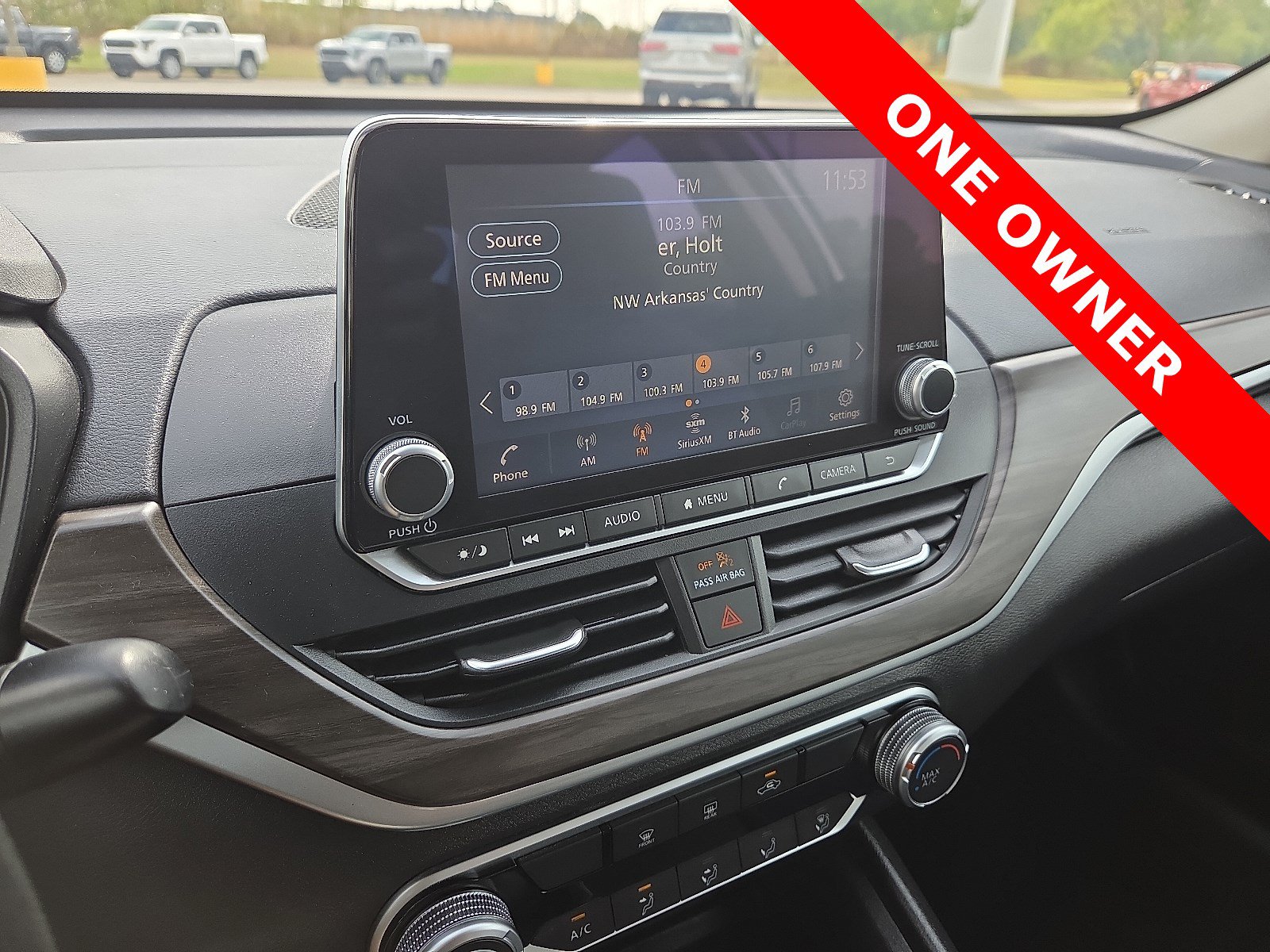 Used 2025 Nissan Altima 2.5 SV FWD image 16
