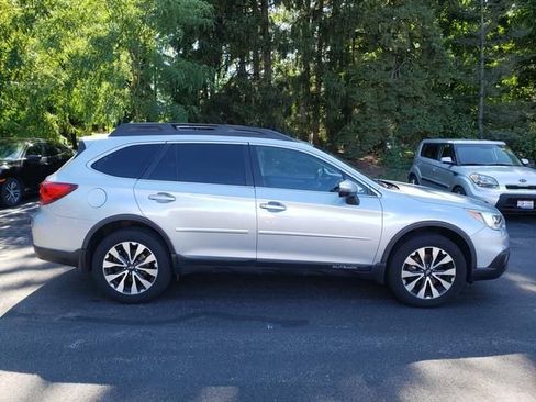 Used 2015 Subaru Outback 2.5i Limited AWD/4WD image 2