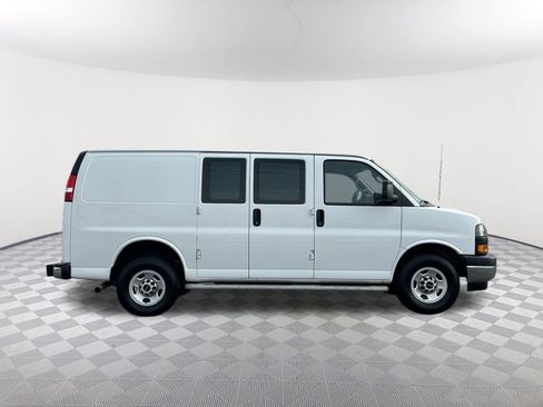 Used 2023 GMC Savana 2500 w/ Driver Convenience Package image 6