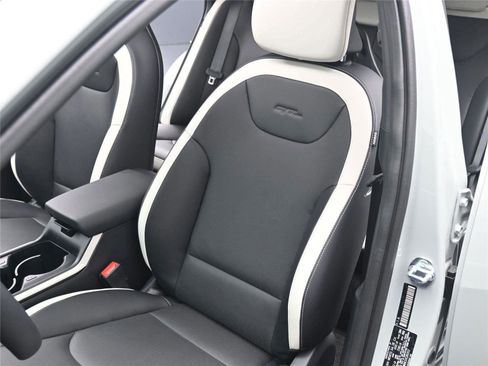 New 2026 Kia K4 GT-Line image 5