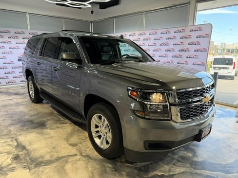 Used 2018 Chevrolet Suburban LT AWD/4WD image 5