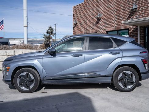 Used 2024 Hyundai Kona Limited image 3