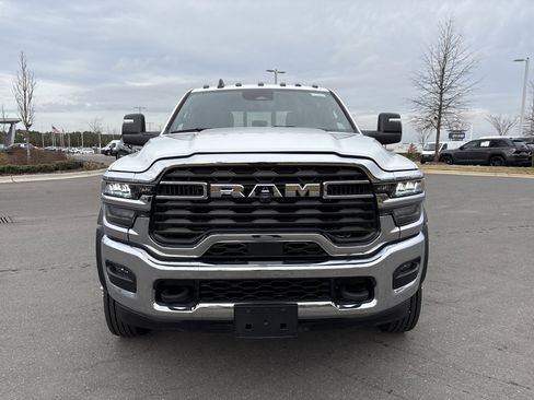 New 2025 RAM 5500 4x4 Crew Cab image 3