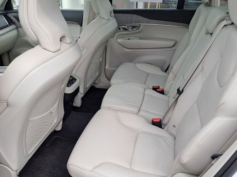 Used 2023 Volvo XC90 B5 Plus w/ Protection Package Premier image 23