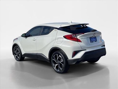 Used 2021 Toyota C-HR XLE image 4